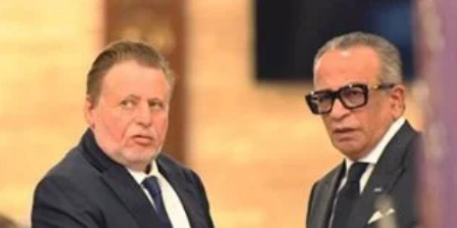 محافظ البنك المركزي وأشرف صبحي وعبد اللطيف المناوي في عزاء والدة عمرو الجنايني