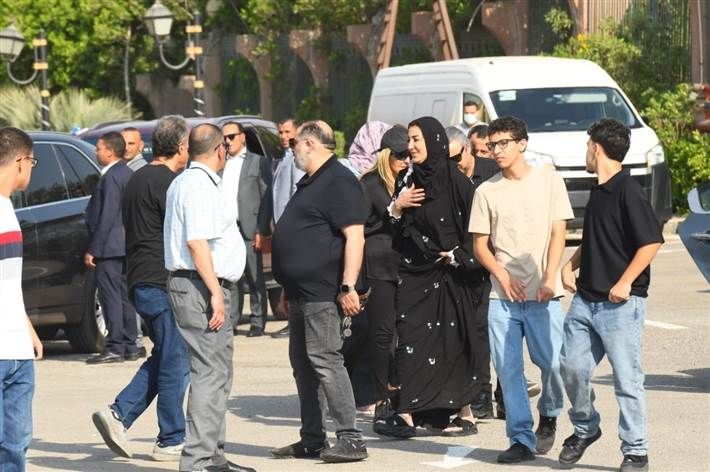 صور.. نجوم الفن يشيّعون جثمان سميحة أيوب شيع عدد كبير من نجوم الفن ظهر اليوم الثلاثاء جثمان الفنانة سميحة أيوب التي رحلت عن عالمنا في الساعات الأولى إقرأ المزيد