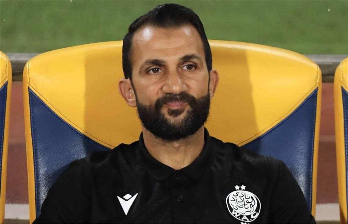 عادل رمزي يرد عبر “بطولات” على أنباء مفاوضات الزمالك