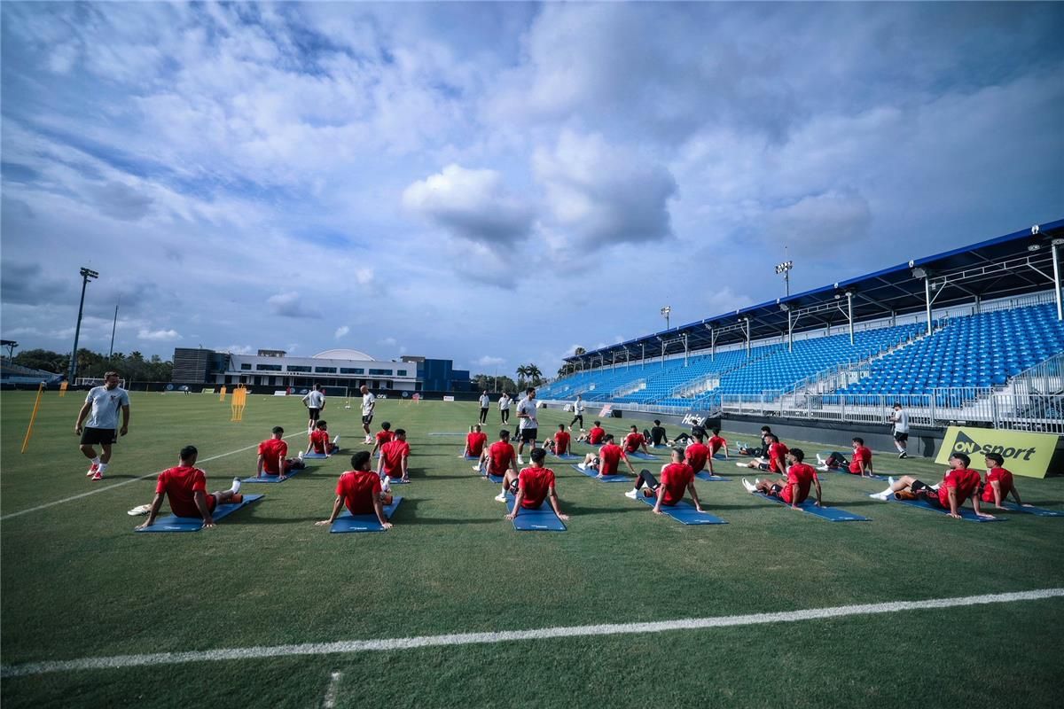 صور | لاعب الأهلي ينضم إلى معسكر ميامي استعدادًا للمشاركة في كأس العالم للأندية