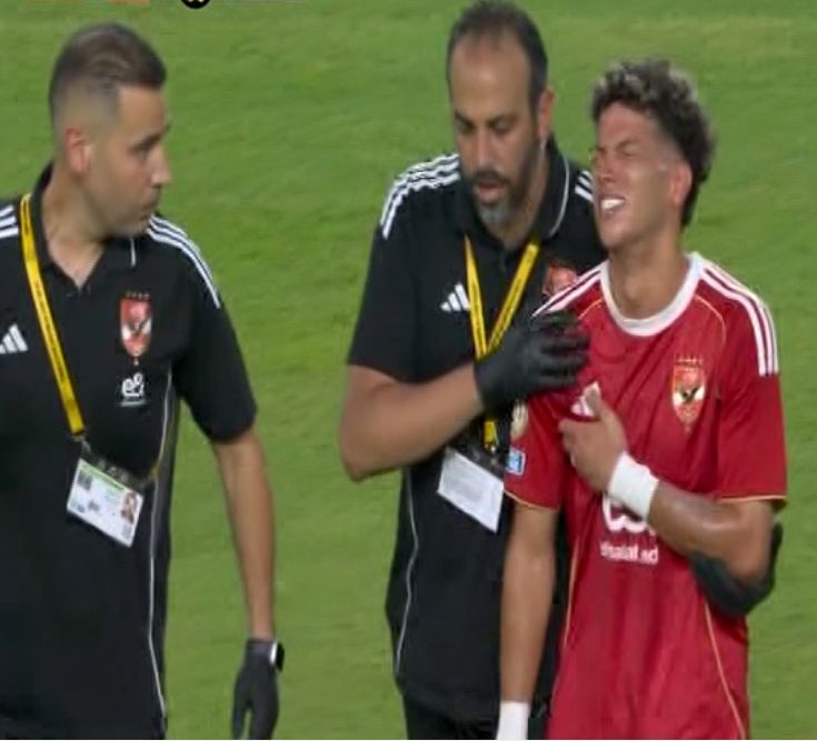 إصابة إمام عاشور ويدخل في نوبة بكاء.. ونزول زيزو في مباراة الأهلي وانتر ميامي.. صور
