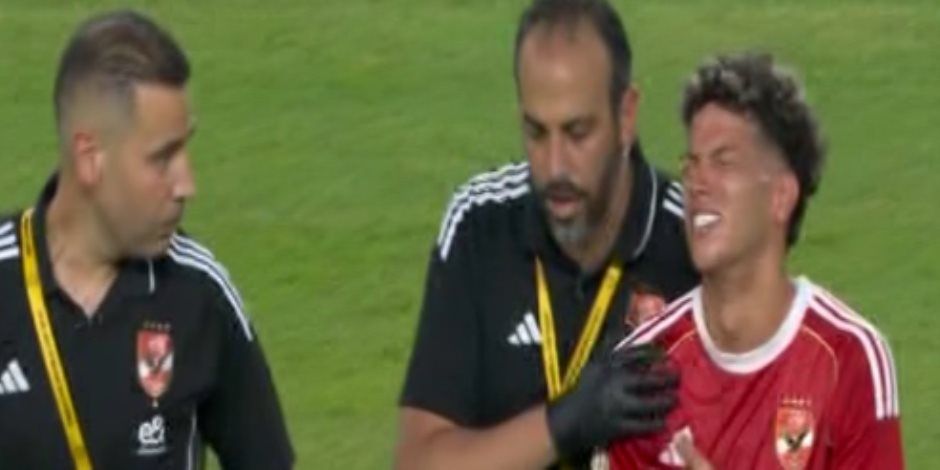 إصابة إمام عاشور ويدخل في نوبة بكاء.. ونزول زيزو في مباراة الأهلي وانتر ميامي.. صور