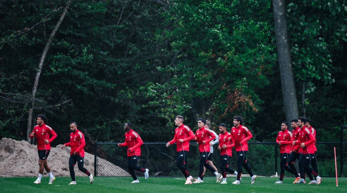 صدمة جديدة بالأهلي.. الإصابة تحرم نجم الفريق من المباراتين المقبلتين