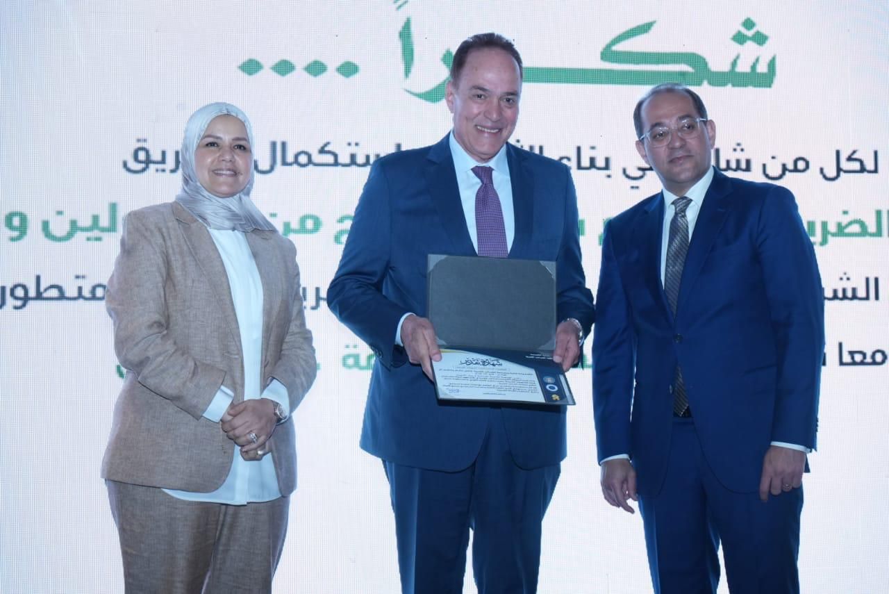 كجوك يكرم عددًا من الممولين والداعمين للمنظومة الضريبية “صور”