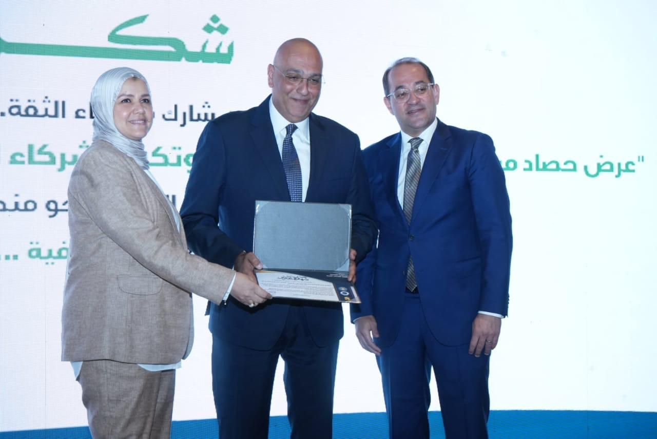 كجوك يكرم عددًا من الممولين والداعمين للمنظومة الضريبية “صور”