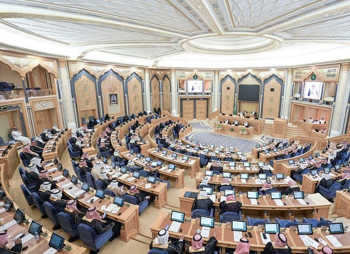 عاجل: «رفع نسبة مستخدمي مشاريع النقل العام».. 11 قرارا جديدا لمجلس الشورى