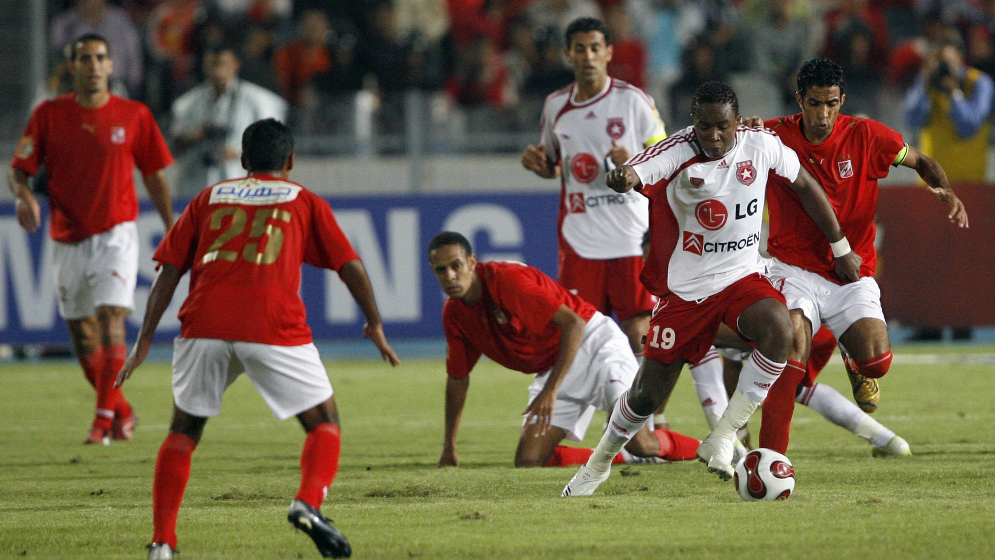 عاجل: “صوت تخطى الملعب”.. أشرف محمود مُعلق أسر أذن “مبارك” وسحر شاعر العربية