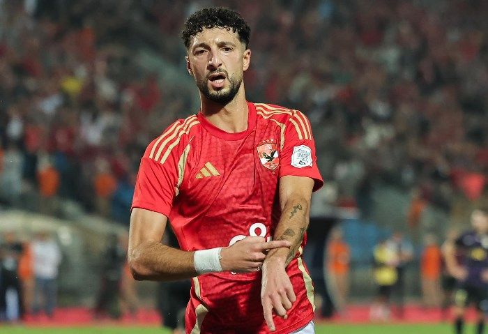 عاجل: عروض بملايين الدولارات.. هل يرحل وسام أبو علي عن الأهلي؟