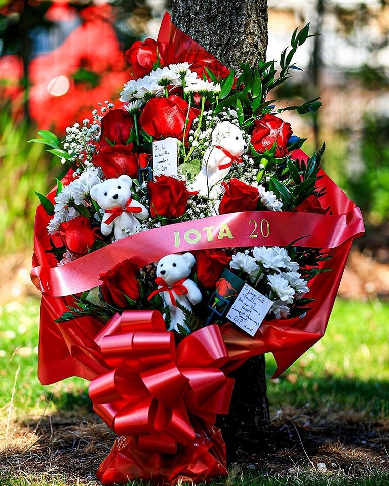 عاجل: نجوم وأندية واتحادات و”بالون دور”.. كرة القدم تبكي جوتا