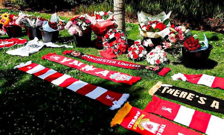 عاجل: نجوم وأندية واتحادات و”بالون دور”.. كرة القدم تبكي جوتا