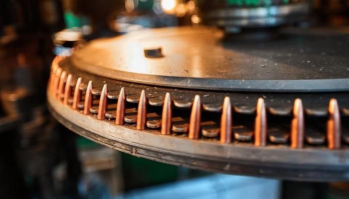 عاجل: لماذا تبني روسيا مصنعا جديدا للذخيرة في فنزويلا؟