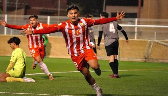 عاجل: بعد تألق غونزالو غارسيا.. موهبة مغربية تعوضه في رديف ريال مدريد