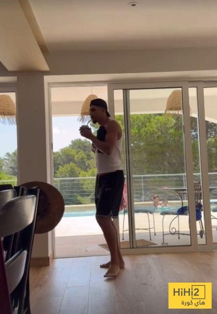 عاجل: كيف يقضي لاعبو برشلونة إجازتهم؟.. صور