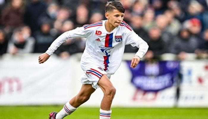 عاجل: جوهرة جزائرية جديدة في ليون.. من هو خالص مراح؟