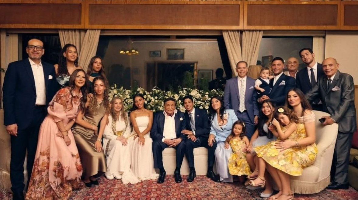 عاجل: كيف علق الفنانون على أحدث صورة للزعيم عادل إمام؟