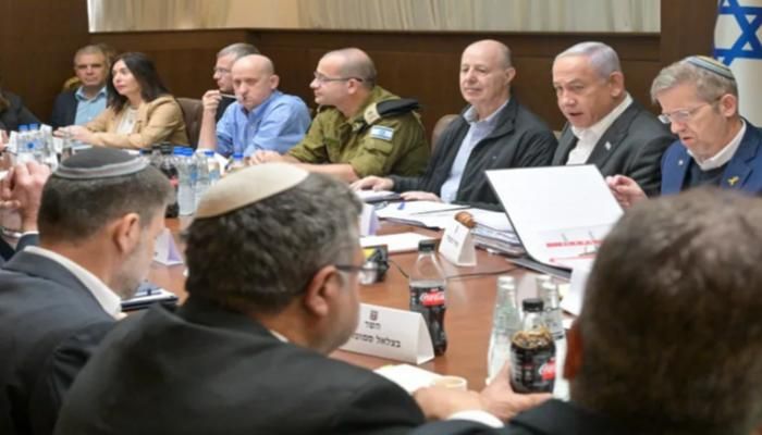 عاجل: كواليس اجتماع الكابينت الإسرائيلي.. مشادة حامية بين نتنياهو ورئيس الأركان