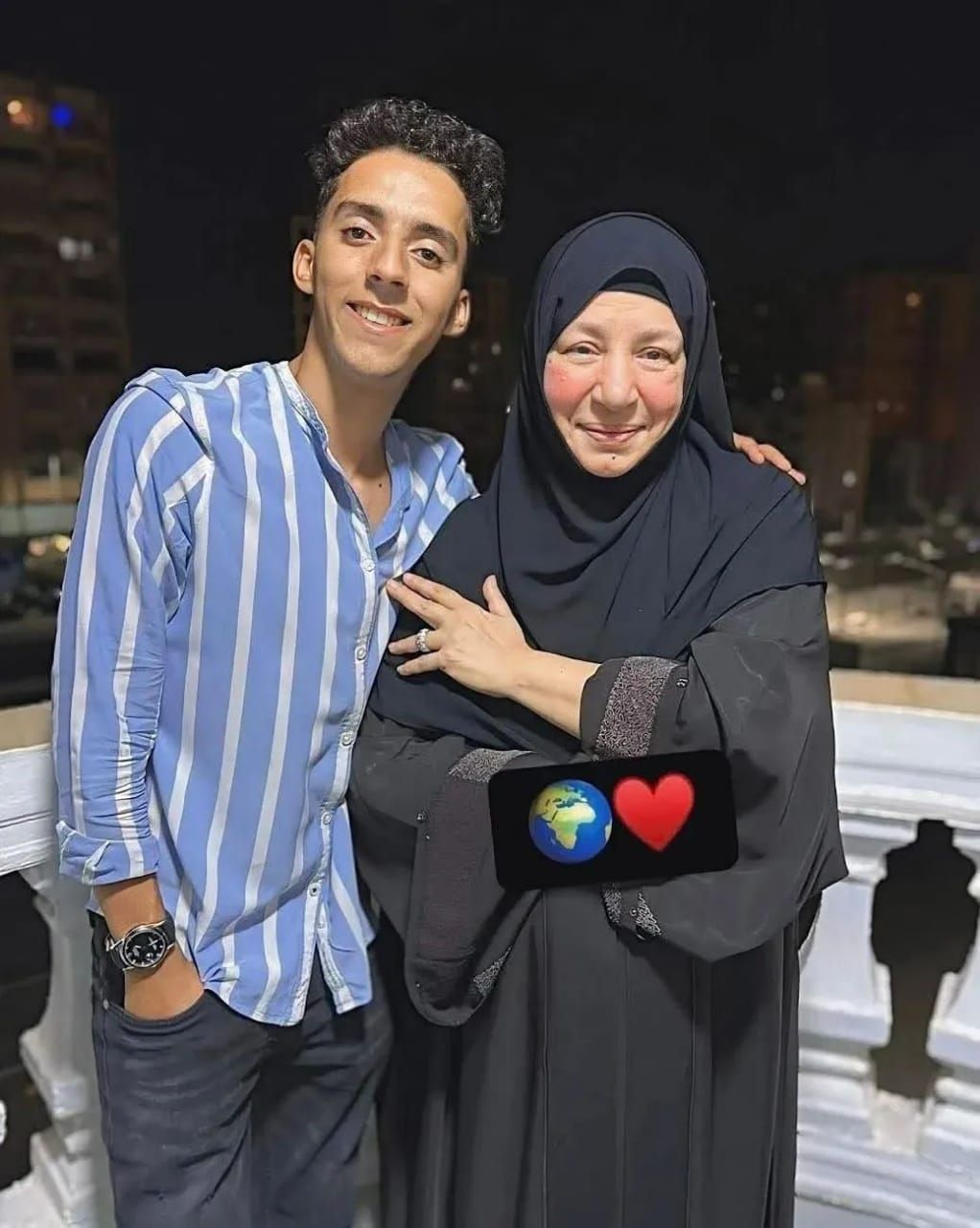 عاجل: كيف استقبل الجمهور عودة عادل إمام وعبلة كامل؟