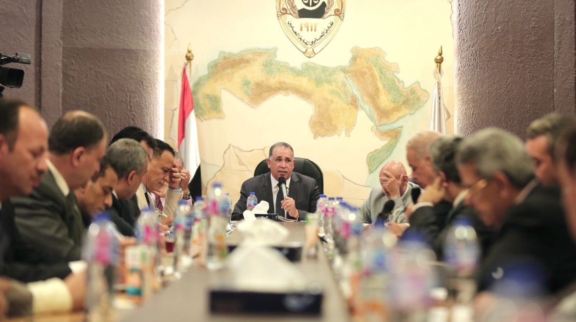 عاجل: إرجاء تنفيذ الإضراب.. تفاصيل اجتماع نقيب المحامين بشأن أزمة الرسوم القضائية