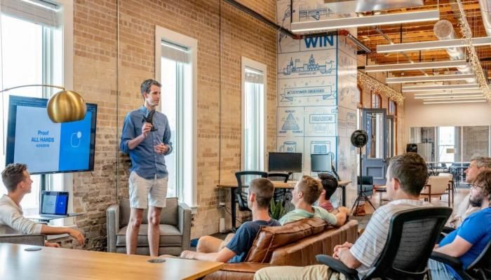 عاجل: العالم يشهد تغيير عقلية الرئيس التنفيذي.. القيادة الشاملة