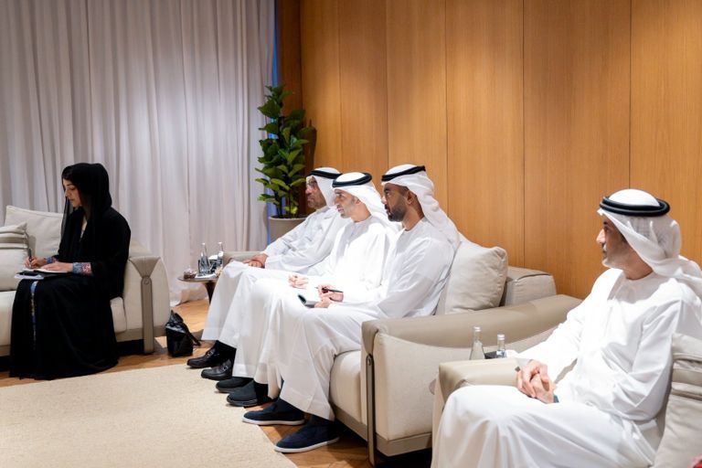 عاجل: ولي عهد أبوظبي يناقش تطورات الملاحة الجوية مع رئيس «إمبراير» البرازيلية للطيران