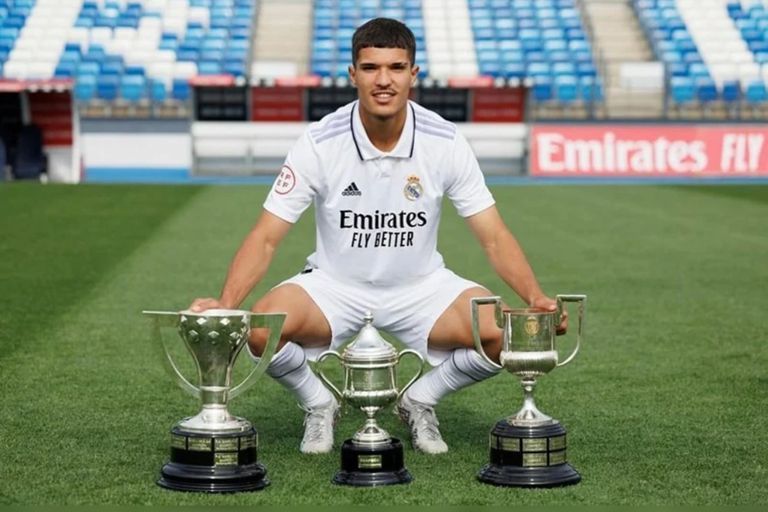 عاجل: منها حكيمي.. 3 أسباب وراء قرار جوهرة المغرب بمغادرة ريال مدريد