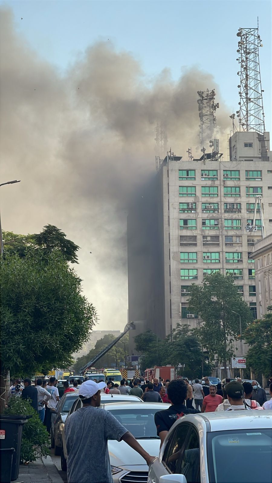 عاجل: حريق سنترال رمسيس يمتد لطوابق عليا “صور”