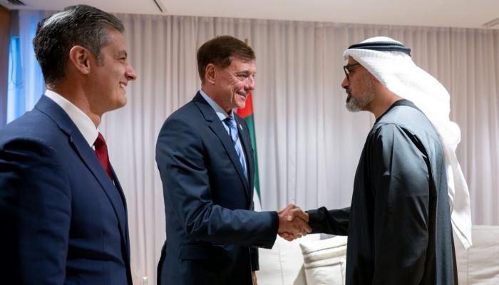 عاجل: ولي عهد أبوظبي يناقش تطورات الملاحة الجوية مع رئيس «إمبراير» البرازيلية للطيران