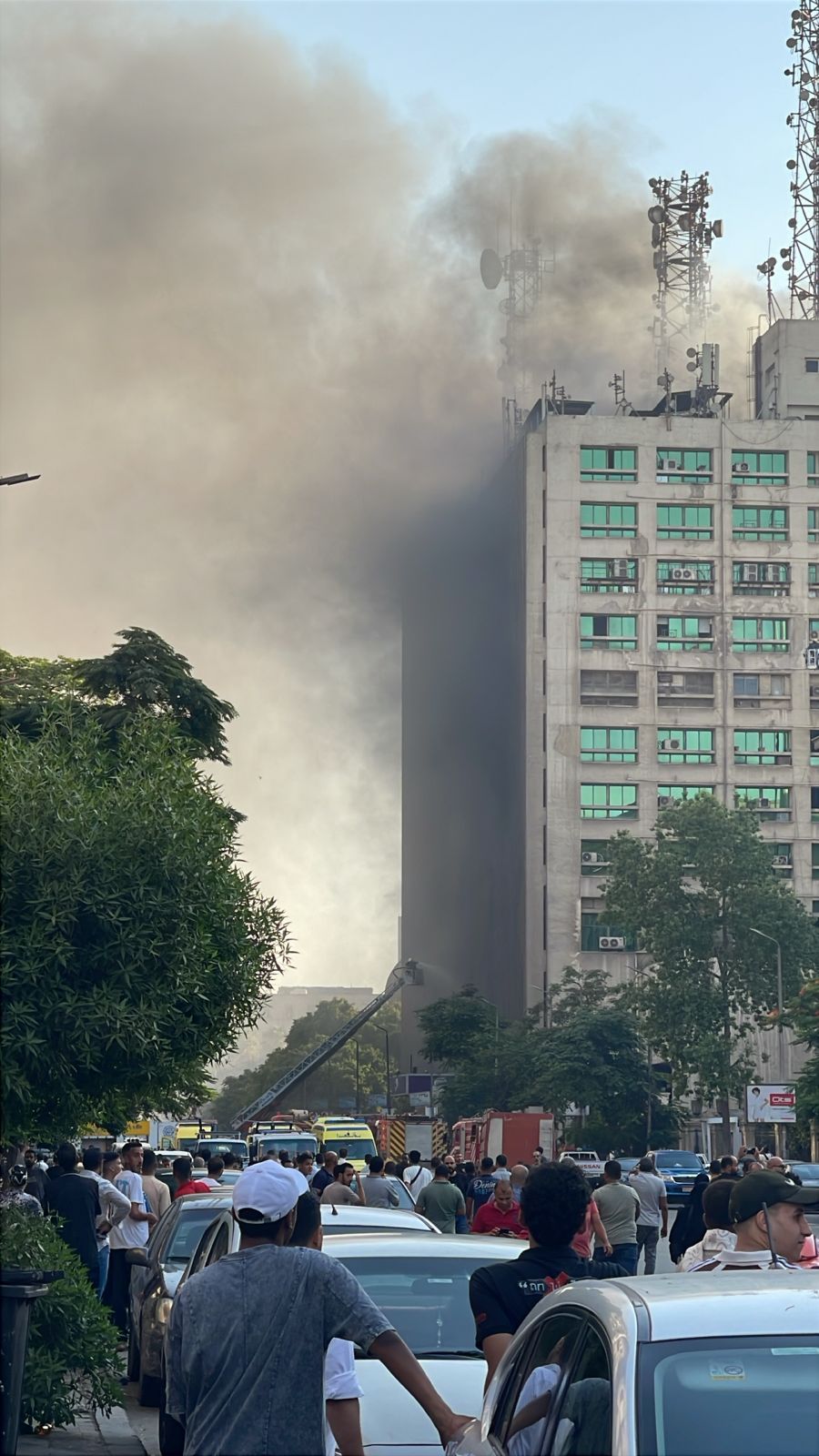 عاجل: حريق سنترال رمسيس يمتد لطوابق عليا “صور”