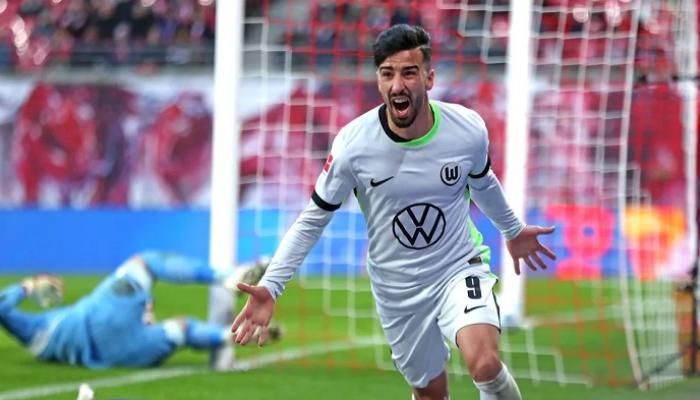 عاجل: بعد إصابته مع الجزائر.. ما موقف عمورة من استعدادات فولفسبورغ؟