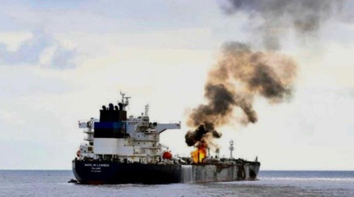 عاجل: غرق السفينة “ماجيك سيز” بعد استهدافها بصواريخ حوثية “مجنحة”