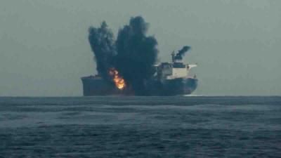 أخبار اليمن : استهداف السفينة "ماجيك سيز" في البحر الأحمر