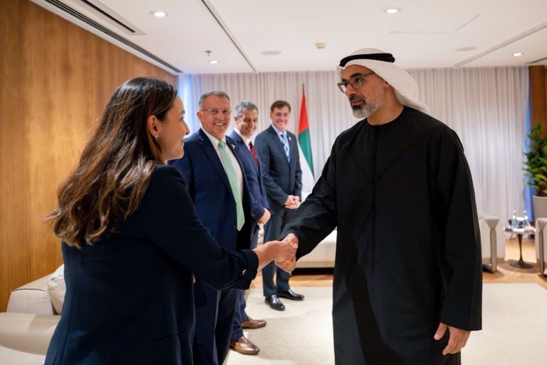 عاجل: ولي عهد أبوظبي يناقش تطورات الملاحة الجوية مع رئيس «إمبراير» البرازيلية للطيران