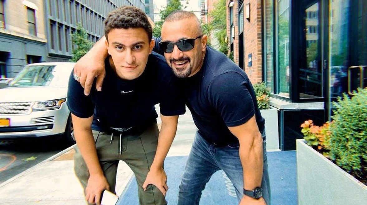 عاجل: “سندي وضهري”.. رسالة دعم من ياسين لوالده أحمد السقا