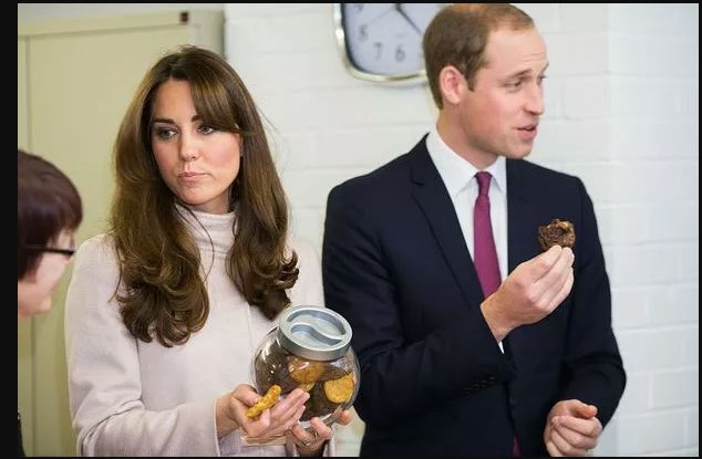 عاجل: في اليوم العالمي لها.. مشاهير وقعوا في حب الشوكولاتة