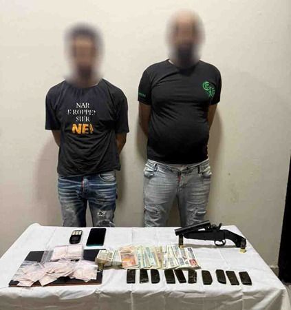 كشف ملابسات مقطع فيديو متداول تضمن قيام أحد الأشخاص يستقل دراجة نارية وبصحبته آخر بترويج المواد المخدرة بالقليوبية وضبط مرتكبا الواقعة