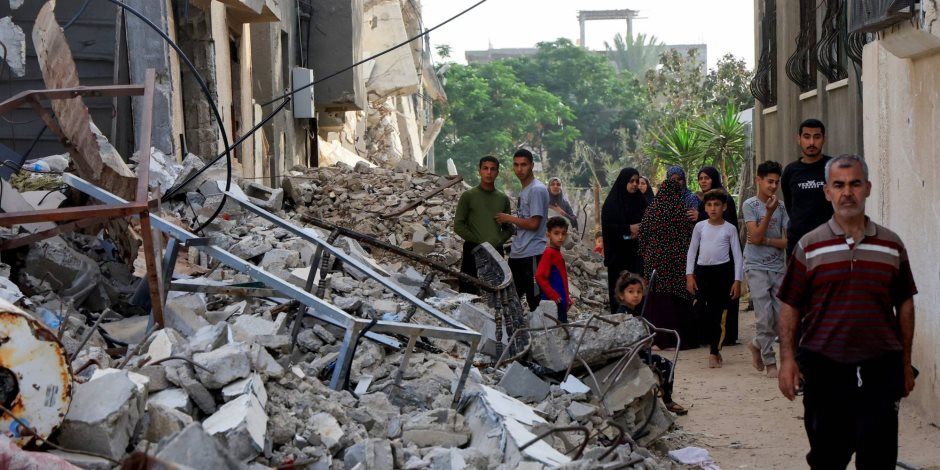 حدث وسط غزة .. سقوط 10 شهداء بينهم أطفال فى مجزرة إسرائيلية استهدفت منزلا جنوب النصيرات