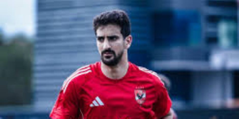 بعثة الأهلى تصل فندق الإقامة وشعبية بن رمضان تخطف الأنظار بتونس.. صور وفيديو