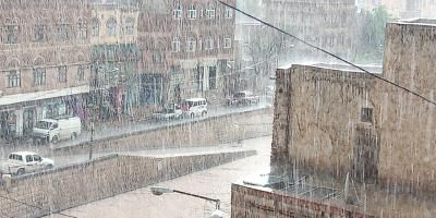 أخبار اليمن : إحذروا السيول.. أمطار غزيرة على صنعاء