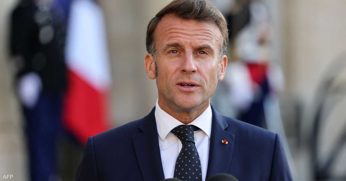 العالم اليوم - ماكرون يأمر بتعليق إعفاء التأشيرة للجوازات الجزائرية الرسمية