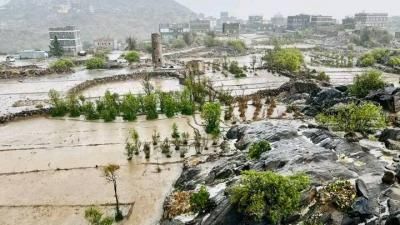 أخبار اليمن : احذروا العواصف والسيول والانهيارات