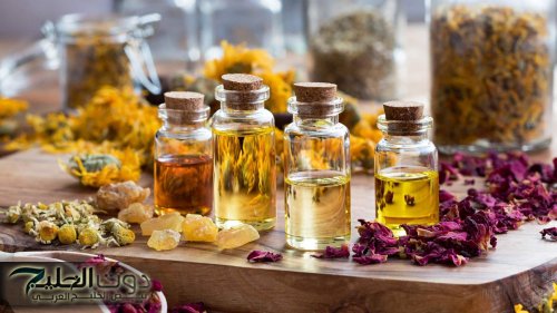 "وصفـة ملكـات الجمـال" زيت سحري من عند العطار يمنحكِ بشرة مشدودة.. جربيه وهتشوفي الفرق