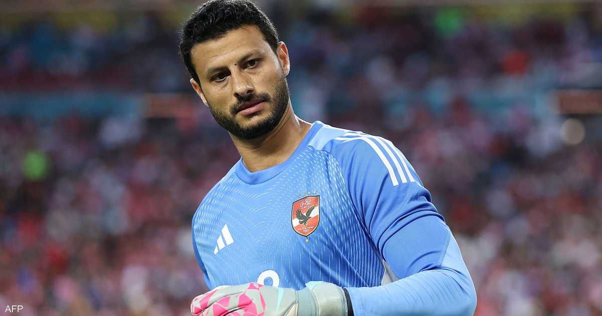 العالم اليوم - وفاة والد حارس الأهلي محمد الشناوي "في حادث سير"