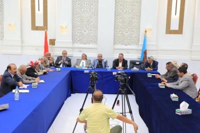 أخبار اليمن : اللجنة العامة للمؤتمر تأسف لاعتقال الأمين العام وتقر فصل أحمد علي عبدالله صالح