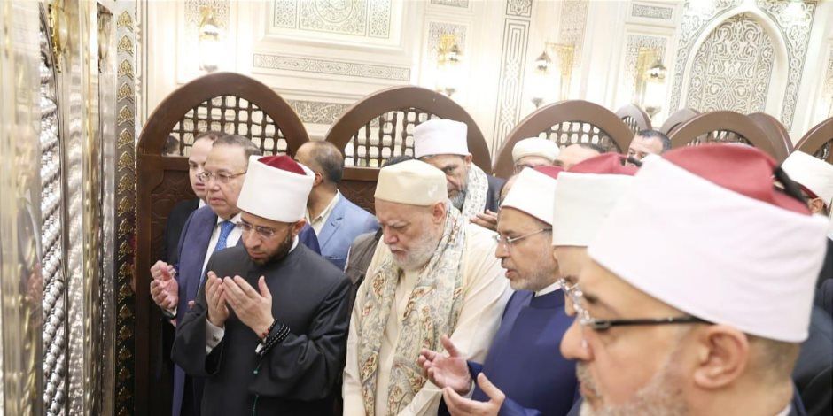 وزير الأوقاف يشهد احتفال الطرق الصوفية بالمولد النبوي الشريف بمسجد سيدنا الحسين
