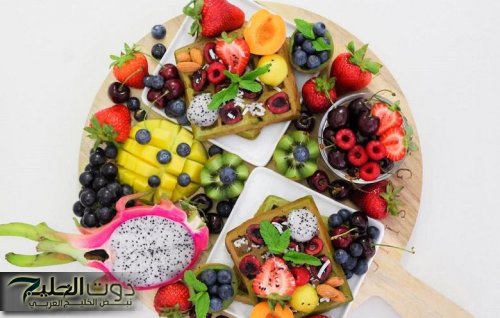 «الممنوع في المساء!».. فواكه لذيذة لكن خطيرة على نومك.. تجنّبها قبل ما تدخل السرير!