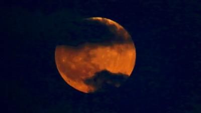 أخبار اليمن : الشوافي: خسوف كلي للقمر في سماء اليمن بهذا التوقيت