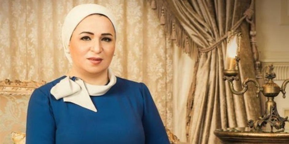 السيدة انتصار السيسى تنشر صورة وسام "إيزابيل لاكاتوليكا" وتشكر ملك وملكة إسبانيا