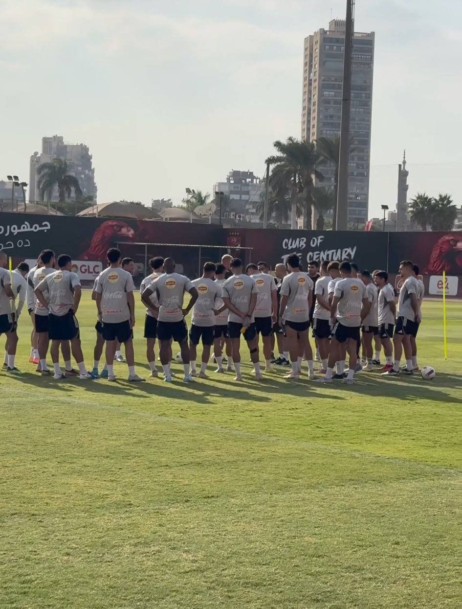 توروب يقود المران الأول مع الأهلى فى ملعب التتش بحضور معاونيه.. صور