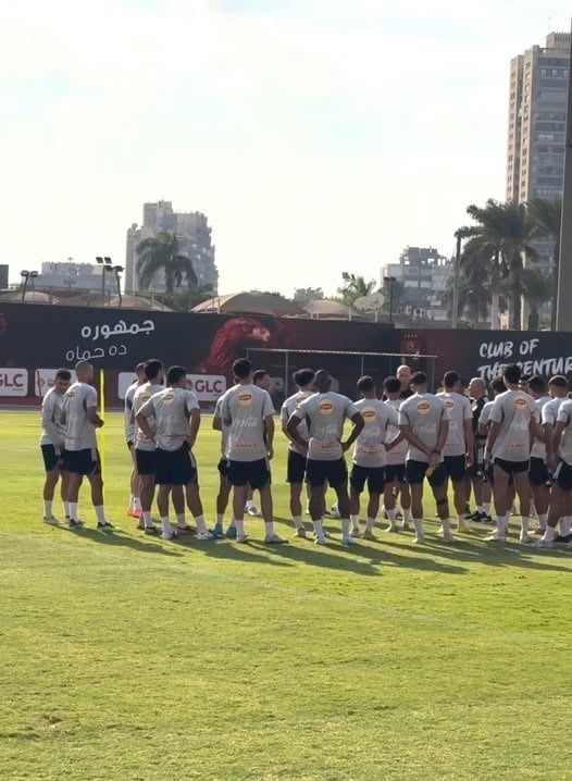 توروب يقود المران الأول مع الأهلى فى ملعب التتش بحضور معاونيه.. صور