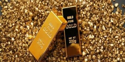 الذهب يصعد إلى مستوى قياسي